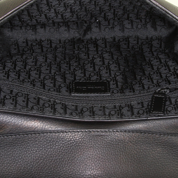 Sac porté épaule ou main Dior Columbus Avenue en cuir noir - Detail D2