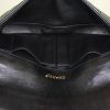 Sac bandoulière Chanel Baguette en cuir matelassé noir - Detail D2 thumbnail