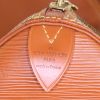 Louis Vuitton Keepall 45 travel bag in gold epi leather - Detail D3 thumbnail