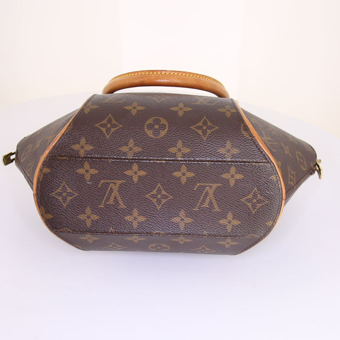 Sac à main Louis Vuitton Ellipse petit modèle en toile monogram et cuir naturel - Detail D4