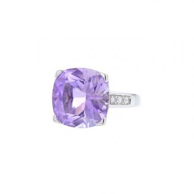 Mauboussin Gueule d'Amour ring in white gold and diamonds and in amethyst