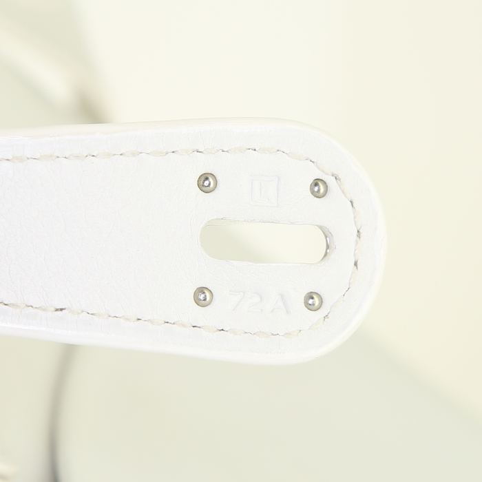 Sac à main Hermes Lindy en cuir Swift blanc - Detail D5