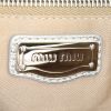 Bolso bandolera Miu Miu Coffer en cuero acolchado plateado - Detail D4 thumbnail