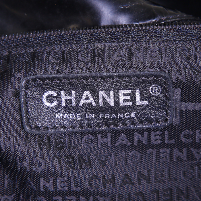 Bolso Cabás Chanel Coco Cabas en vinilo negro - Detail D3