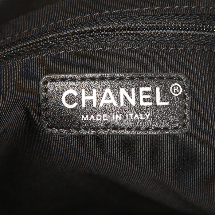Shopping bag Chanel Soft CC in pelle nera - Detail D4