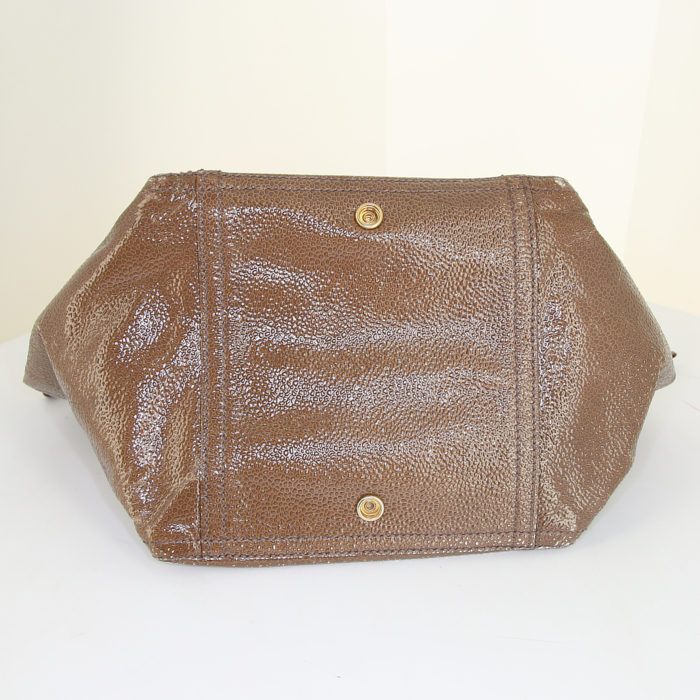 Sac à main Saint Laurent Downtown petit modèle en cuir verni marron - Detail D4