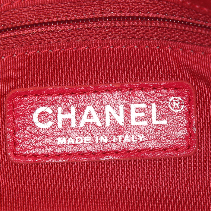 Sac cabas Chanel Gabrielle  en cuir matelassé bicolore beige et noir - Detail D4