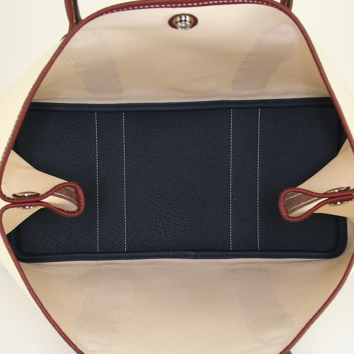 Hermes Garden shopping bag in burgundy and blue leather and beige canvas - Detail D2