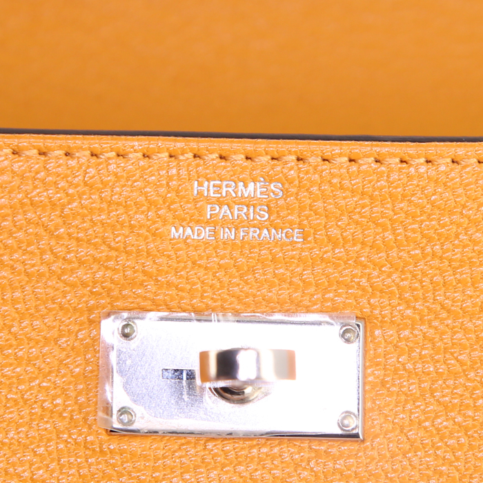 Portefeuille Hermès Kelly en chevre orange - Detail D3