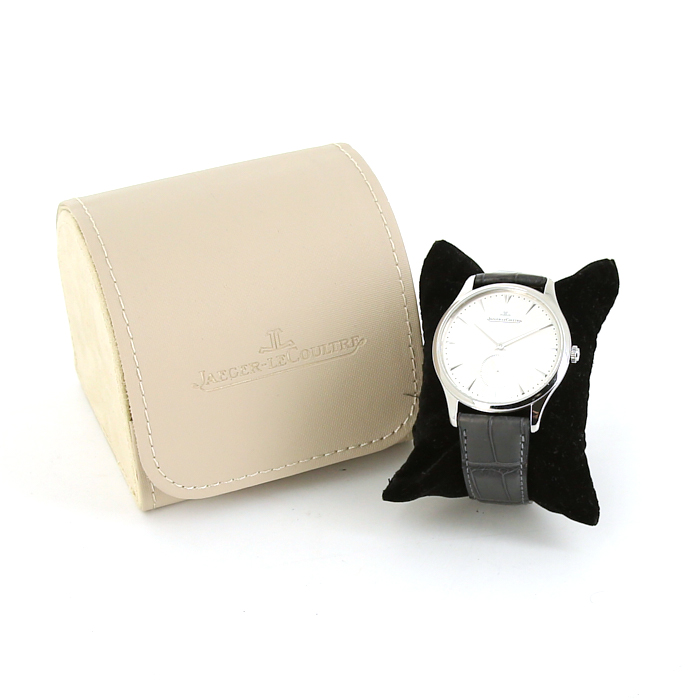 Jaeger Lecoultre Master Ultra Thin watch in stainless steel Ref:  174890S - Detail D3