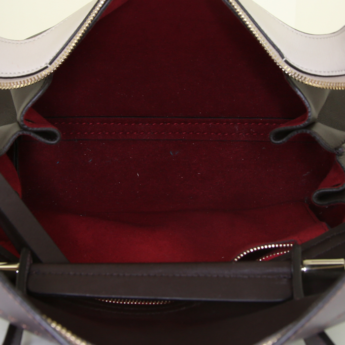 Sac bandoulière Tod's Wave mini en cuir tricolore marron gris et blanc - Detail D3