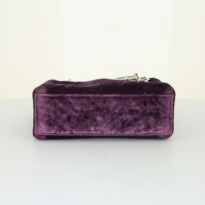 Dior Lady Dior mini handbag in purple velvet and varnished pink bakelite - Detail D4