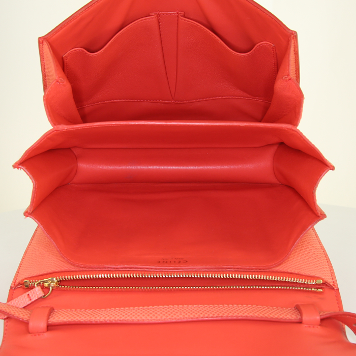 Bolso bandolera Céline Classic Box en piel de lagarto coral - Detail D2