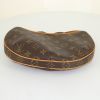 Bolso de mano Louis Vuitton Croissant en lona Monogram marrón y cuero natural - Detail D4 thumbnail