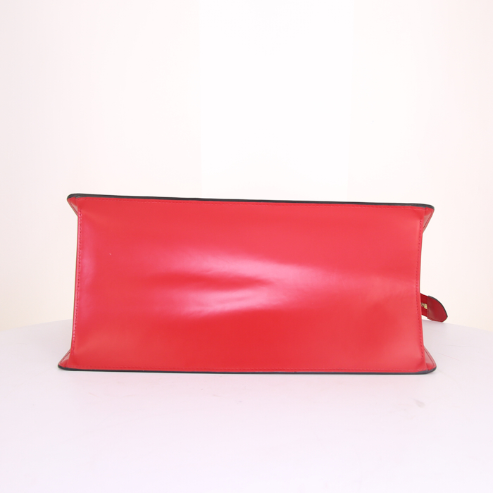 Bolso de mano Louis Vuitton Riviera en cuero Epi rojo - Detail D4