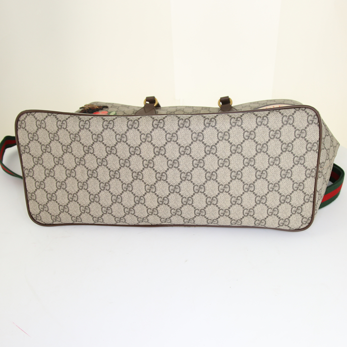 Sac cabas Gucci Suprême GG en toile monogram enduite beige et cuir marron - Detail D5