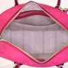 Gucci shoulder bag in pink leather - Detail D3 thumbnail