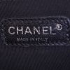 Bolso bandolera Chanel Boy en cuero acolchado negro - Detail D4 thumbnail