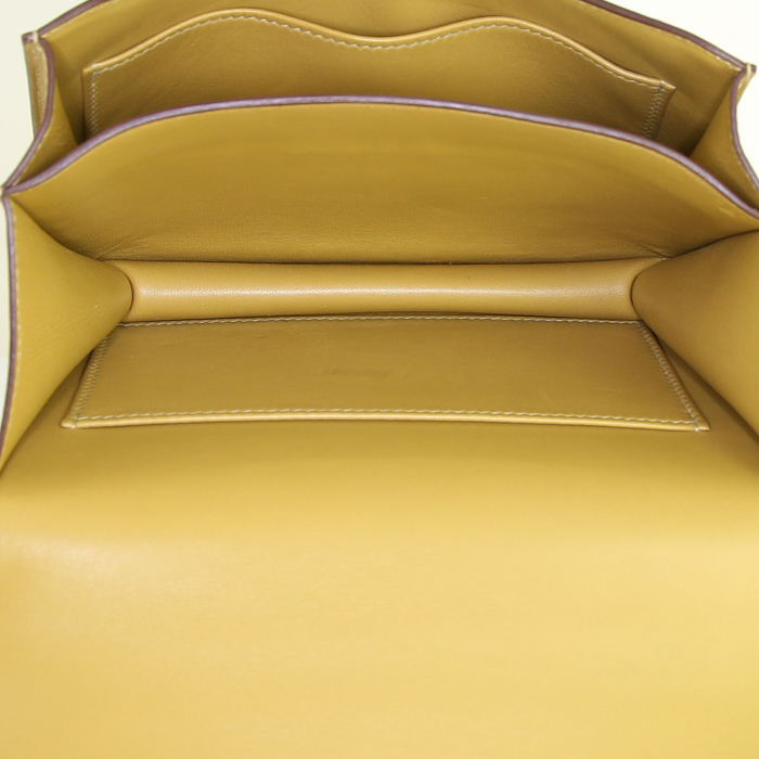 Borsa Hermes Constance in pelle Tadelakt giallo senape - Detail D3