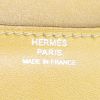 Bolso de mano Hermes Constance en cuero Tadelakt color mostaza - Detail D4 thumbnail
