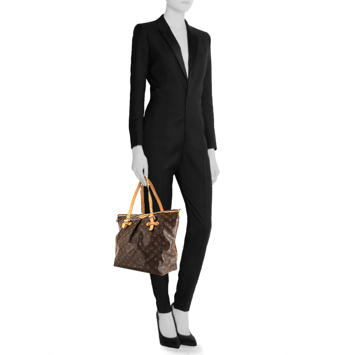 Sac à main Louis Vuitton Palermo grand modèle en toile monogram marron et cuir naturel - Detail D1