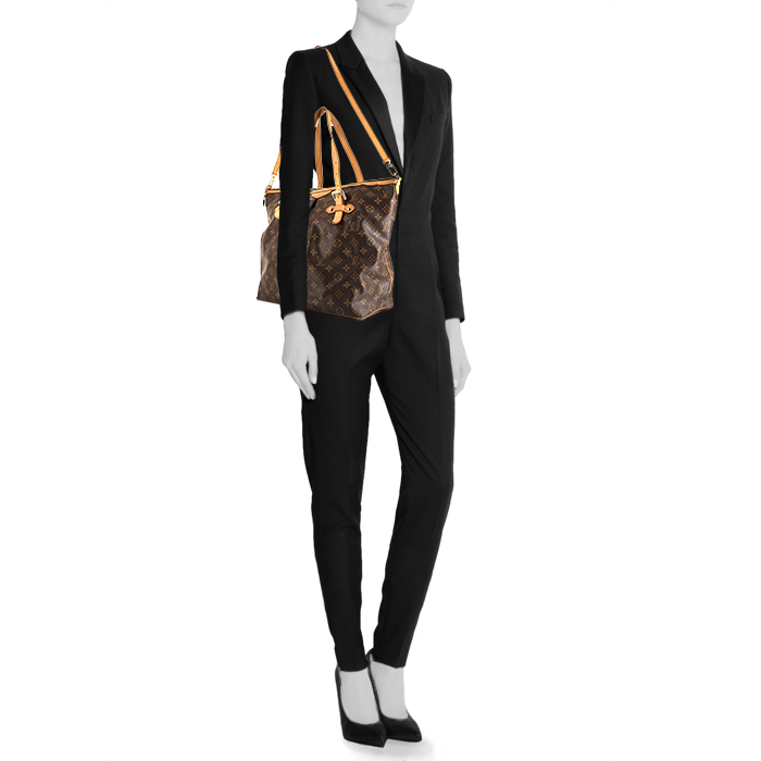 Sac à main Louis Vuitton Palermo grand modèle en toile monogram marron et cuir naturel - Detail D2