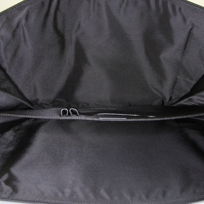 Pochette Gucci en toile monogram noire - Detail D2