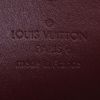 Monedero Louis Vuitton en charol rosa y violeta - Detail D2 thumbnail
