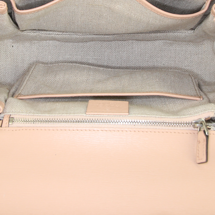 Gucci Bamboo handbag in pink leather - Detail D3