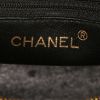 Bolso para llevar al hombro o en la mano Chanel Vintage en cuero acolchado negro - Detail D3 thumbnail