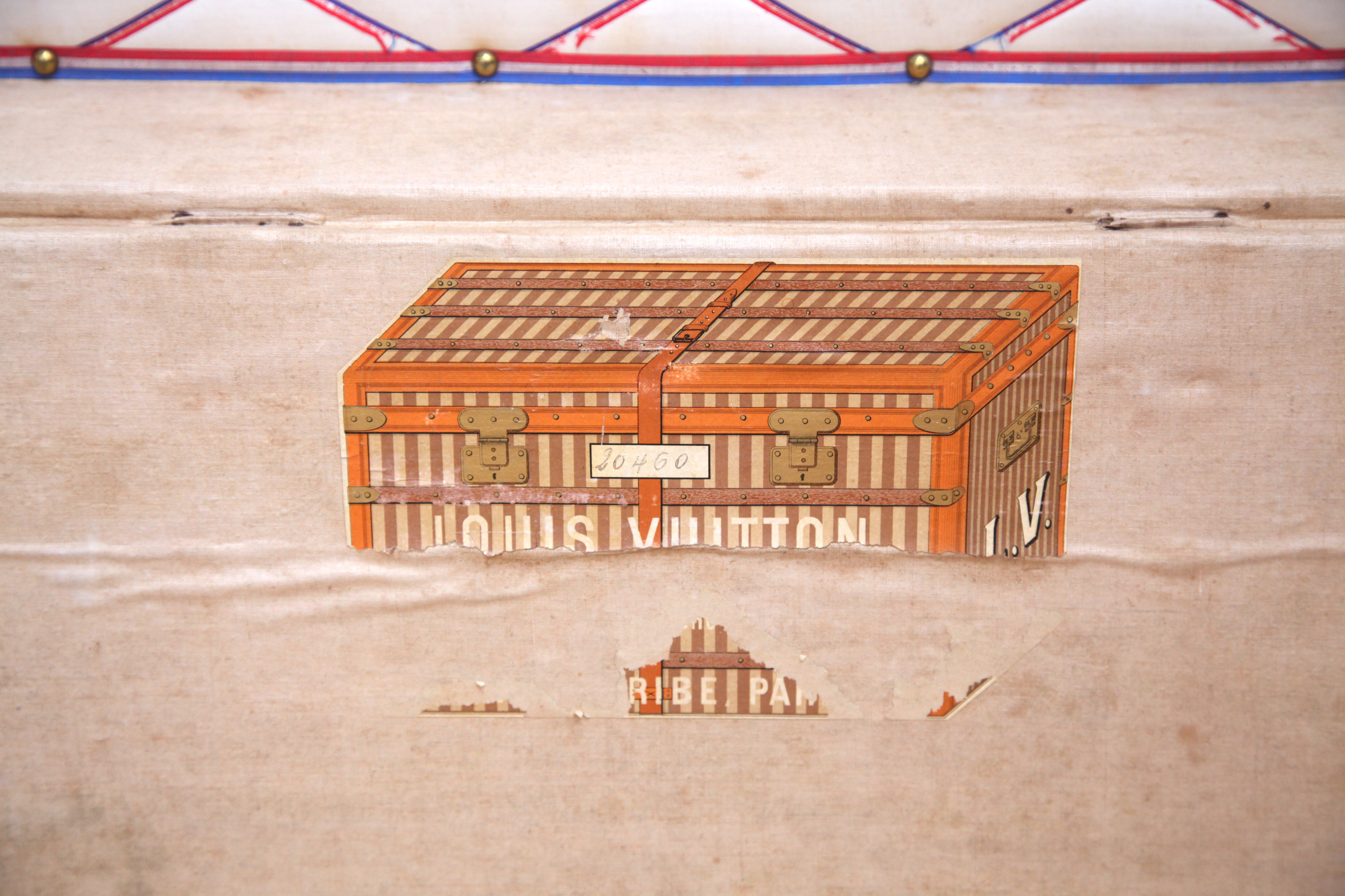 Baul de correo Louis Vuitton Wardrobe en lona de lino beige y cuero - Detail D5