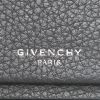 Borsa a tracolla Givenchy Horizon modello piccolo in pelle martellata nera - Detail D4 thumbnail