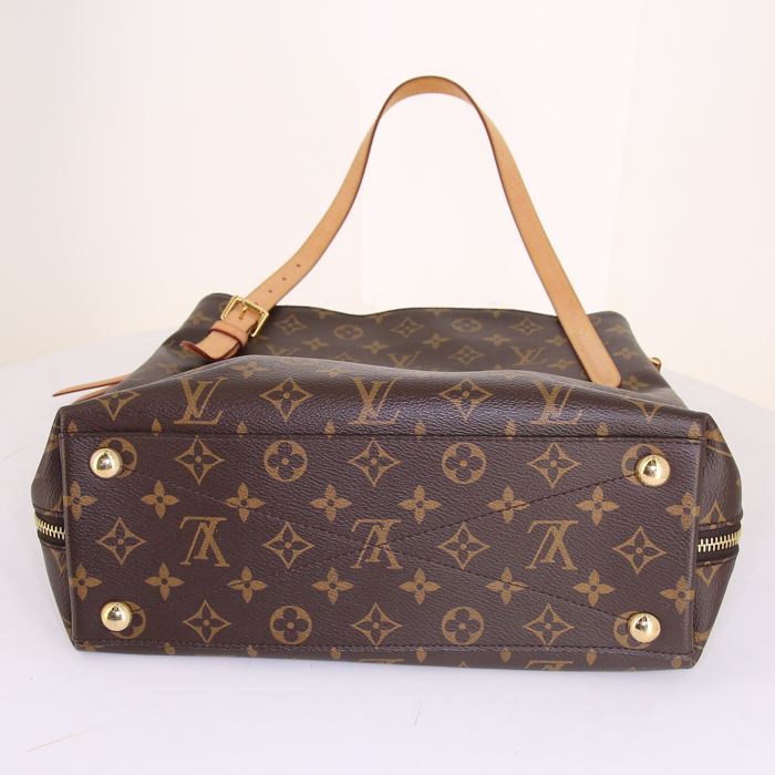 Louis Vuitton Voltaire shopping bag in brown monogram canvas and natural leather - Detail D4
