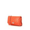 Borsa a tracolla Chanel Boy Wallet in pelle verniciata e foderata arancione - 00pp thumbnail