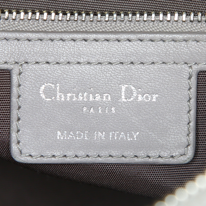 Bolso de mano Dior Dior Granville en cuero gris - Detail D4