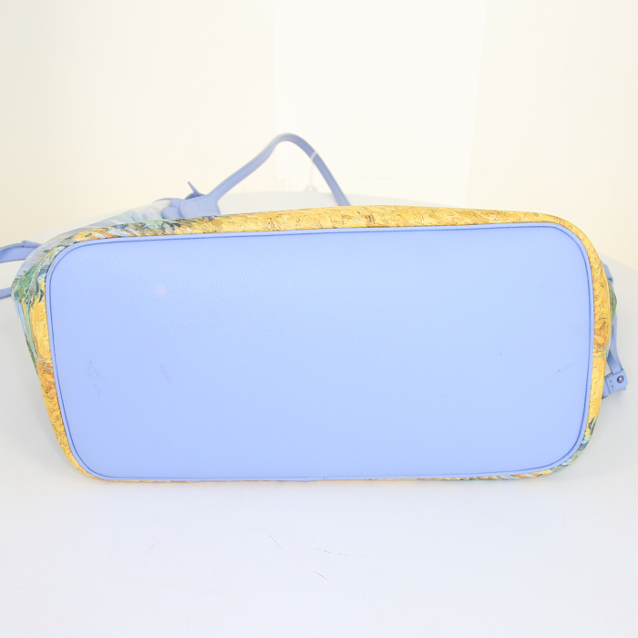 Bolso Cabás Louis Vuitton Neverfull modelo mediano en lona estampada azul claro y cuero azul claro - Detail D4