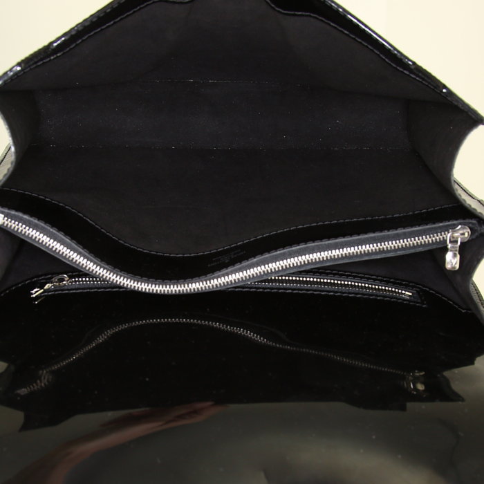 Louis Vuitton bag in black patent epi leather - Detail D3