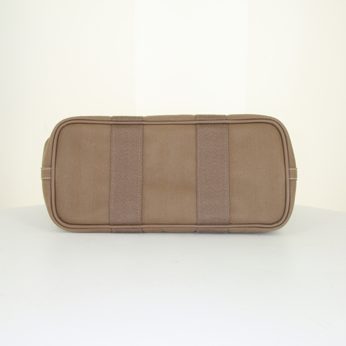 Bolso de mano Hermès Valparaiso en cuero marrón etoupe y lona marrón etoupe - Detail D4