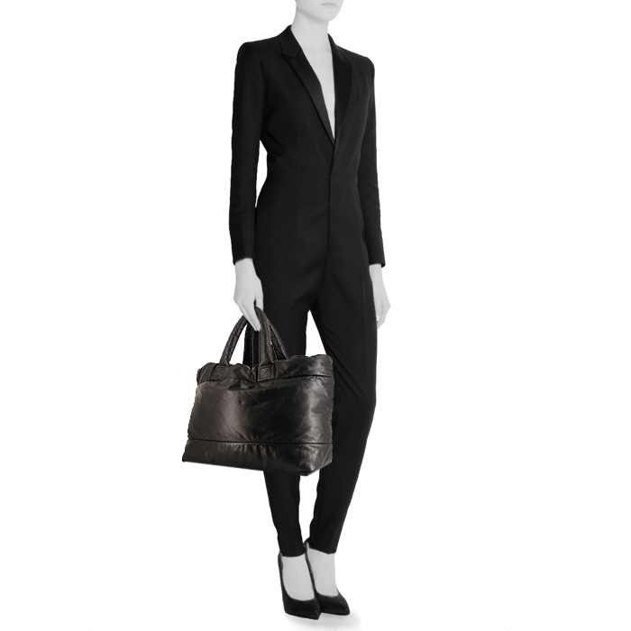 Chanel Coco Cocoon large model shopping bag in black leather - Detail D1