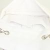 Bolso de mano Chanel Baguette en cuero acolchado blanco - Detail D3 thumbnail