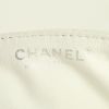 Chanel Baguette handbag in white quilted leather - Detail D4 thumbnail