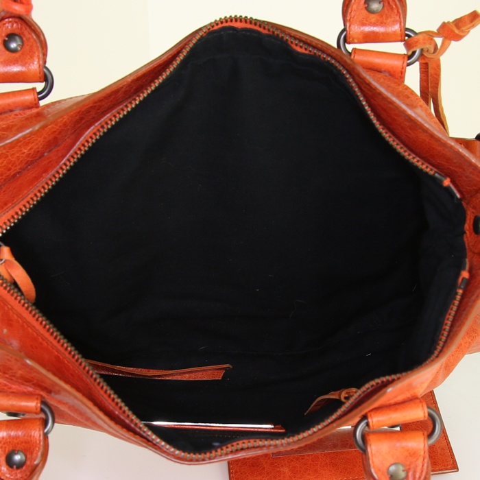 Sac Balenciaga Classic City en cuir orange - Detail D3