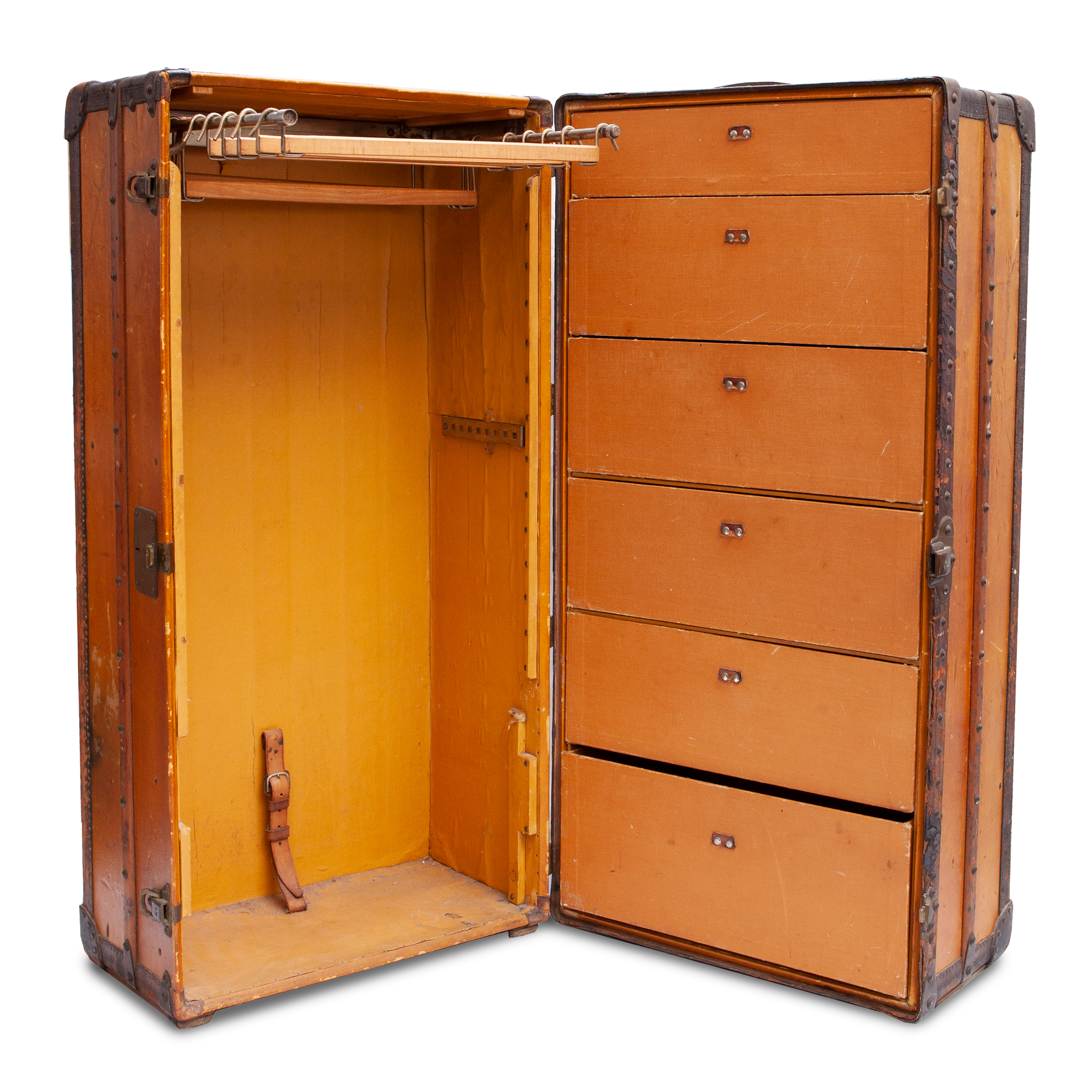 Louis Vuitton Wardrobe trunk in orange vuittonite and natural leather - Detail D2