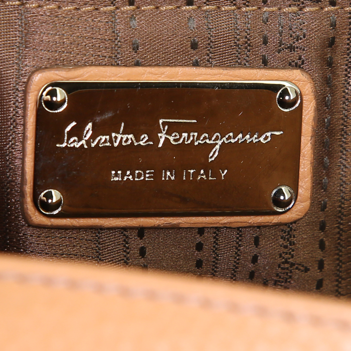 Salvatore Ferragamo Sofia bag in beige leather - Detail D4