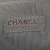 Bolso de mano Chanel Petit Shopping en cuero acolchado rojo - Detail D4 thumbnail