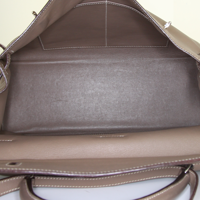 Hermes Kelly Flat bag in etoupe Swift leather - Detail D3