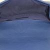 Borsa a tracolla Chanel Boy in pelle blu decorata con catene - Detail D3 thumbnail