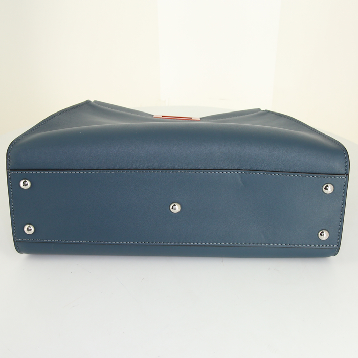 Sac bandoulière Fendi Peekaboo Regular moyen modèle en cuir bleu - Detail D5