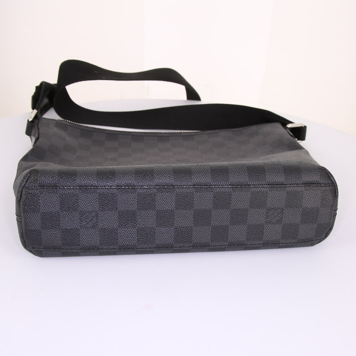 Borsa a tracolla Louis Vuitton in tela a scacchi e pelle nera - Detail D4