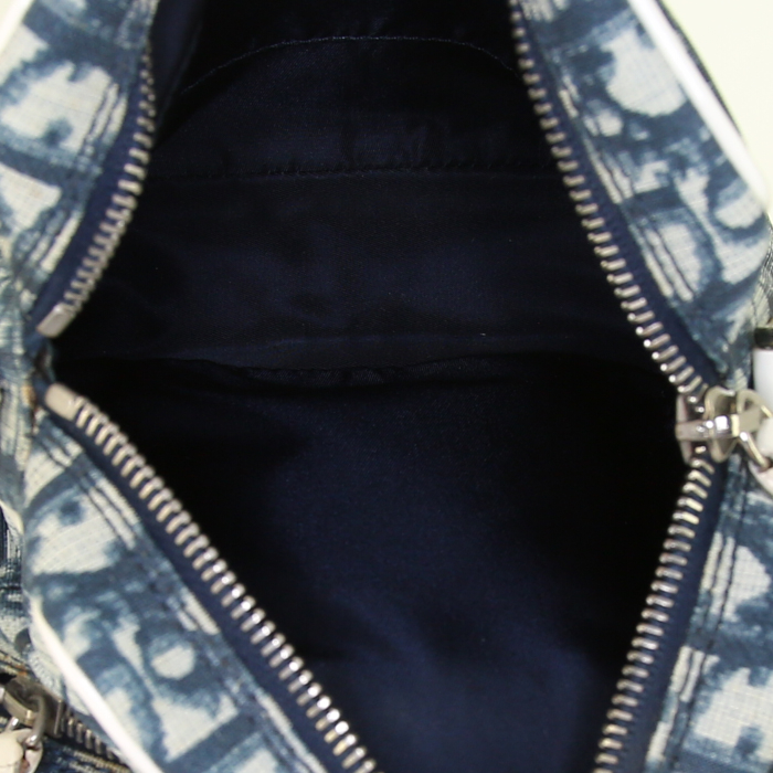 Bolso bandolera Dior Girly en lona Monogram Oblique azul y cuero blanco - Detail D2